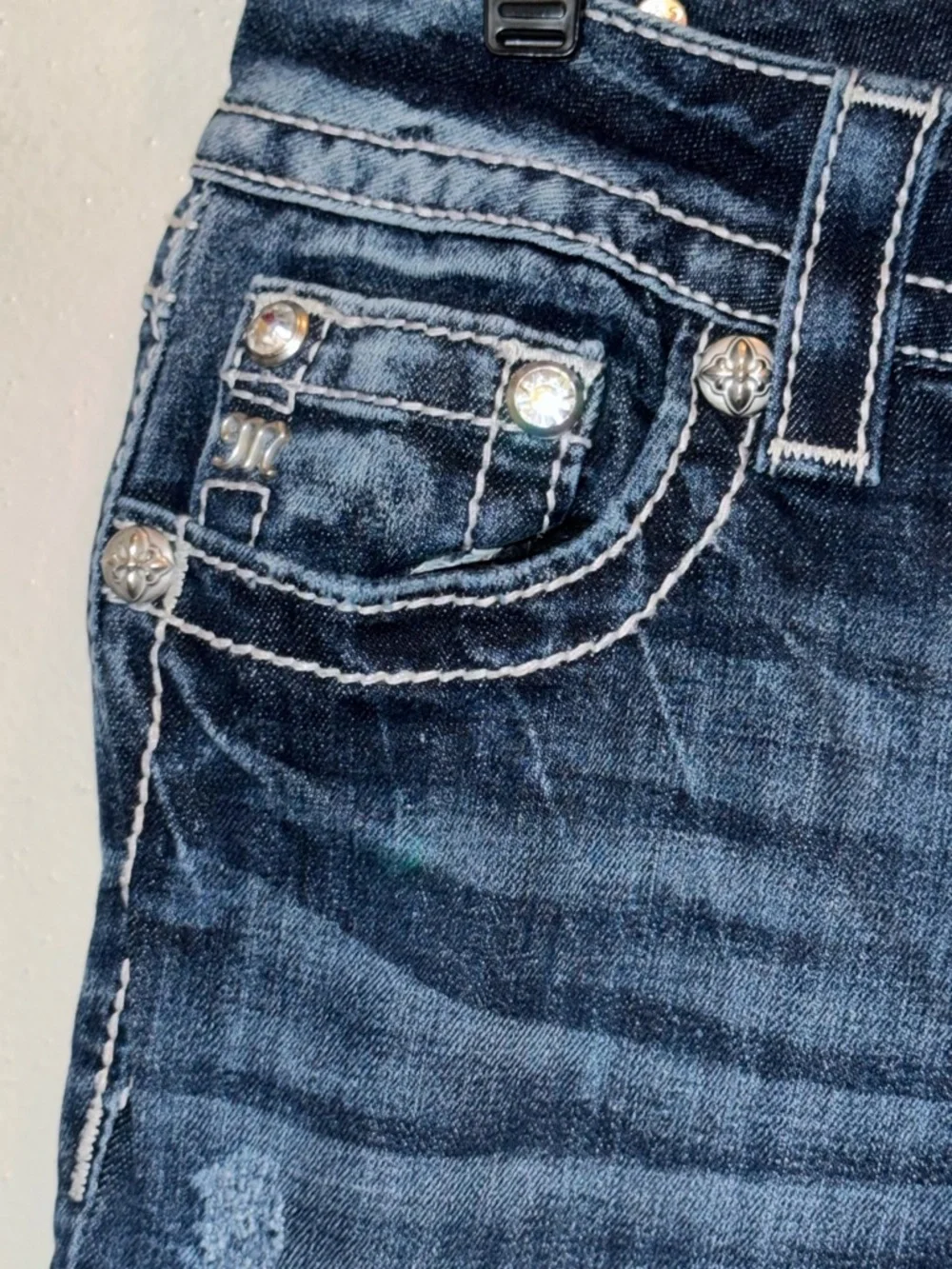 Miss Me Signature Boot Cut Embellished Blue Bootcut Jeans Women’s Size 27